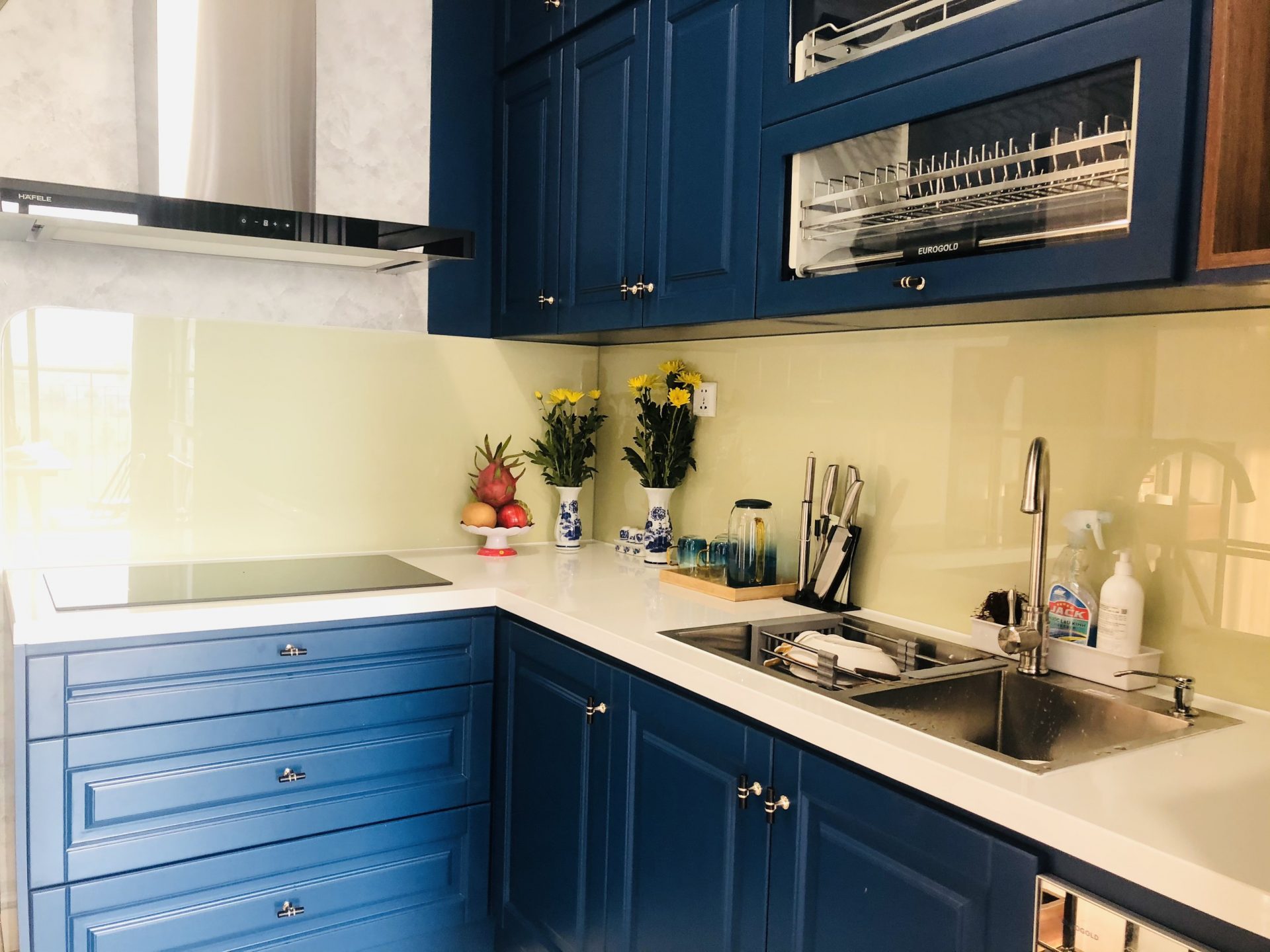 CHO THUÊ CĂN HỘ 2PN – 63M2 – NỘI THẤT BAO ĐẸP – Q9